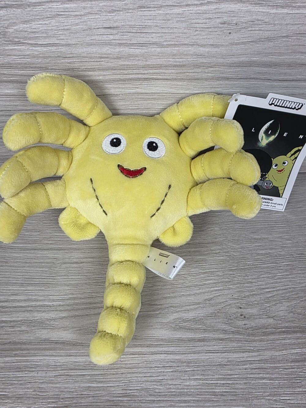 Kidrobot Alien Facehugger Plush Loot Crate Exclusive Phunny Yellow SU64